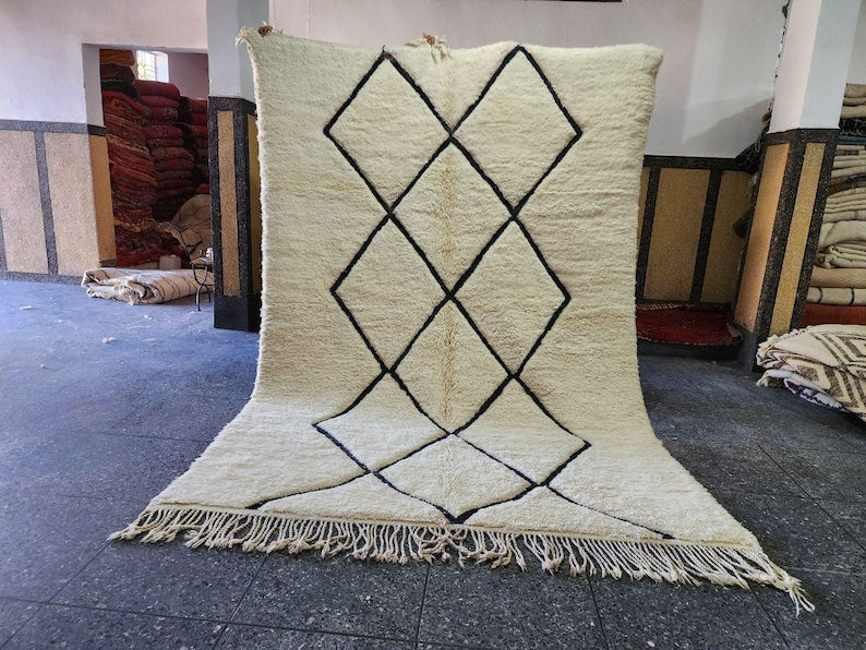 Tapis Berbère Fait Main 250 × 150 cm – Décoration Authentique du Maroc IZRI