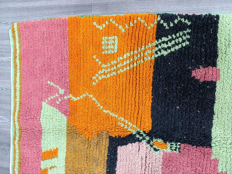 Tapis Marocain Traditionnel Fait Main 250 × 150 cm – Tissage Artisanal Authentique IZRI