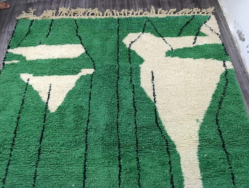Tapis Berbère Fait Main 250 × 150 cm – Décoration Authentique du Maroc IZRI