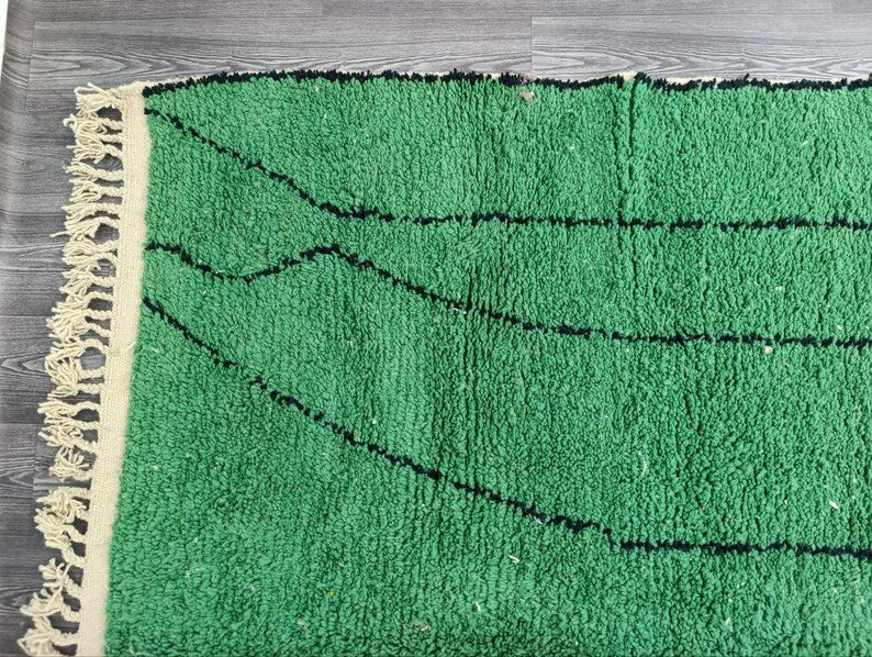 Tapis Berbère Fait Main 250 × 150 cm – Décoration Authentique du Maroc IZRI