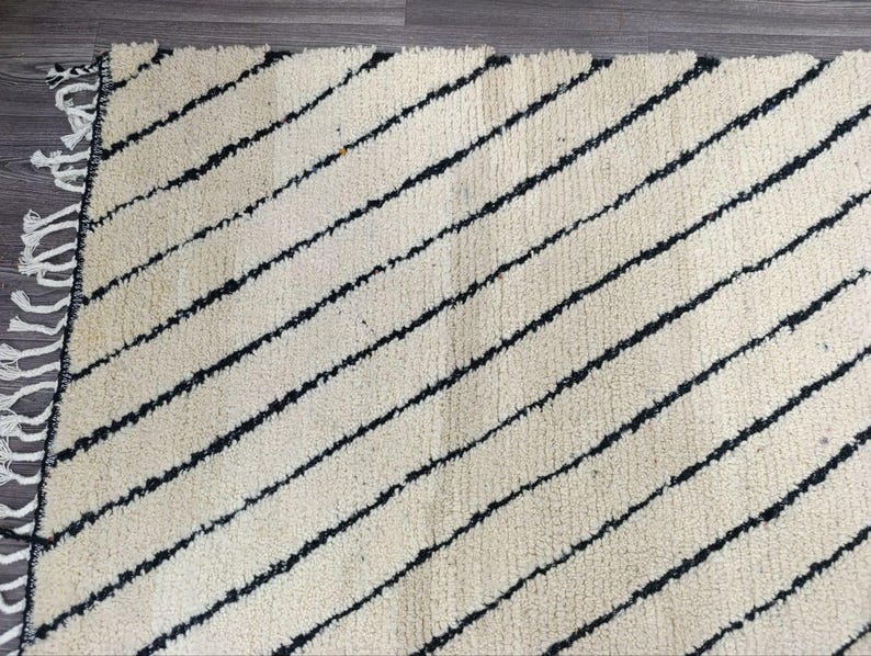 Tapis Traditionnel Marocain 250 × 150 cm – Pièce Unique Fait Main IZRI