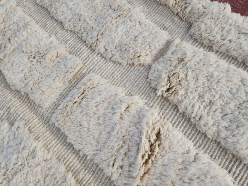 Tapis Marocain Traditionnel Fait Main 250 × 150 cm – Tissage Artisanal Authentique IZRI