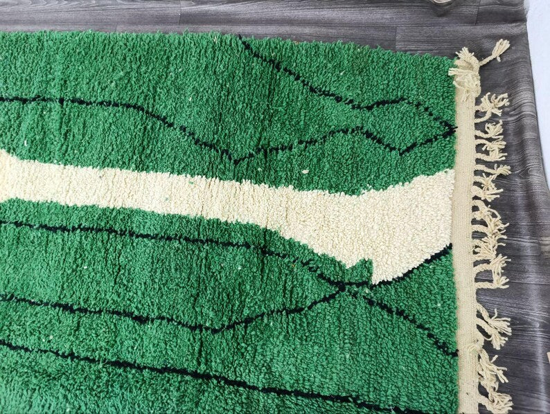 Tapis Berbère Fait Main 250 × 150 cm – Décoration Authentique du Maroc IZRI