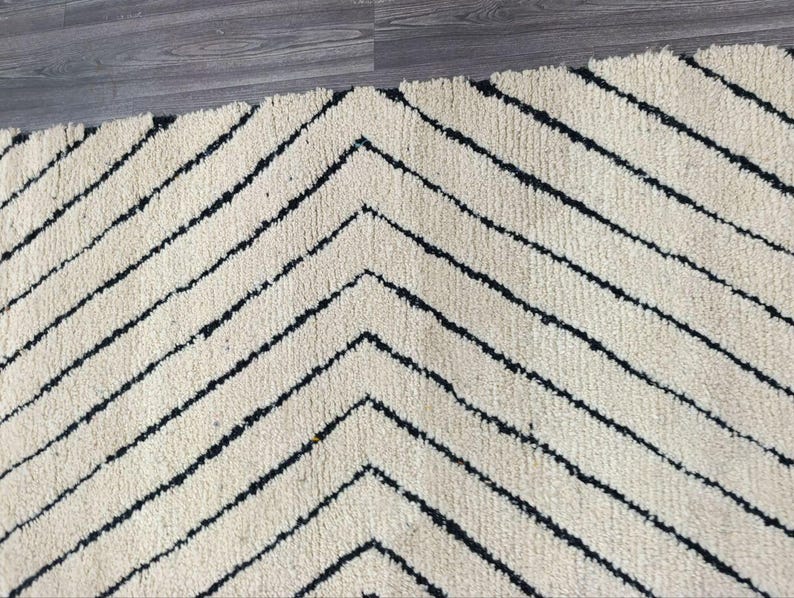 Tapis Traditionnel Marocain 250 × 150 cm – Pièce Unique Fait Main IZRI