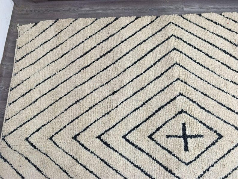 Tapis Traditionnel Marocain 250 × 150 cm – Pièce Unique Fait Main IZRI