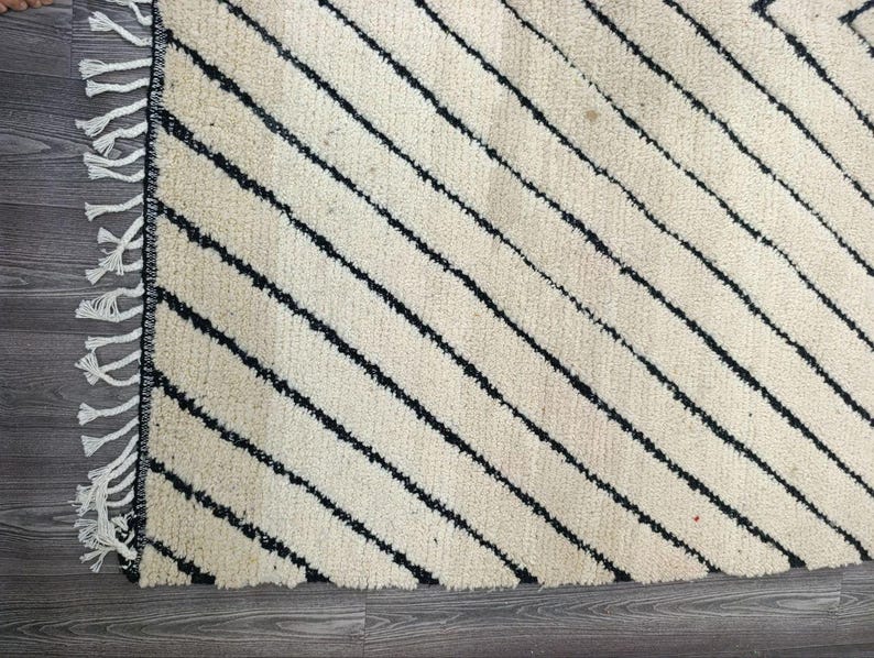 Tapis Traditionnel Marocain 250 × 150 cm – Pièce Unique Fait Main IZRI