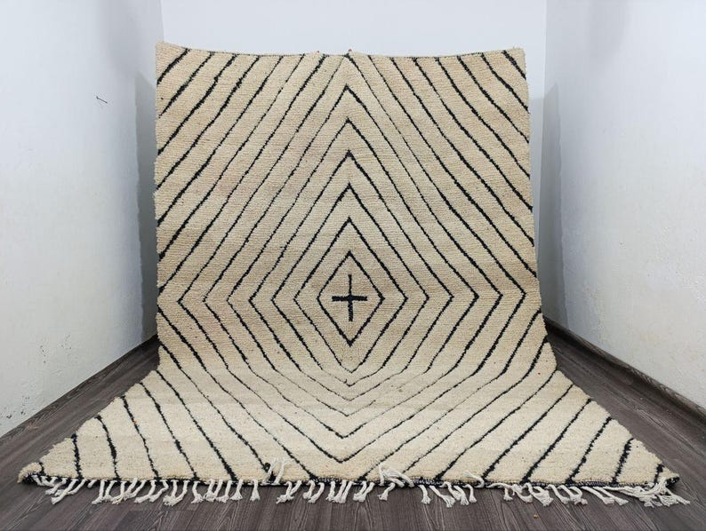 Tapis Traditionnel Marocain 250 × 150 cm – Pièce Unique Fait Main IZRI