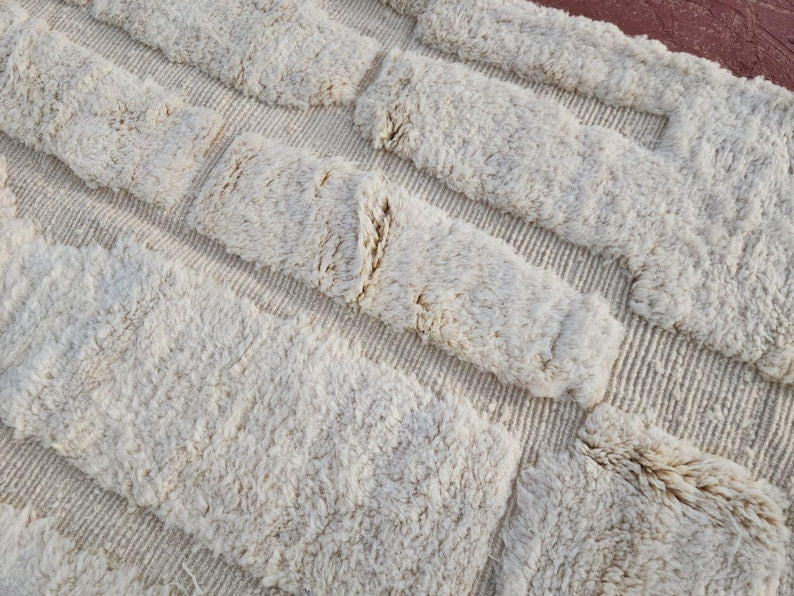 Tapis Marocain Traditionnel Fait Main 250 × 150 cm – Tissage Artisanal Authentique IZRI