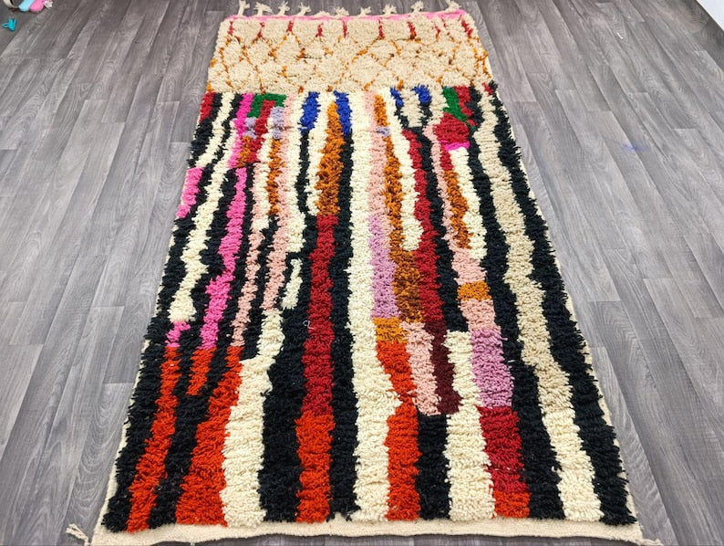 Tapis Traditionnel Marocain 250 × 150 cm – Pièce Unique Fait Main IZRI