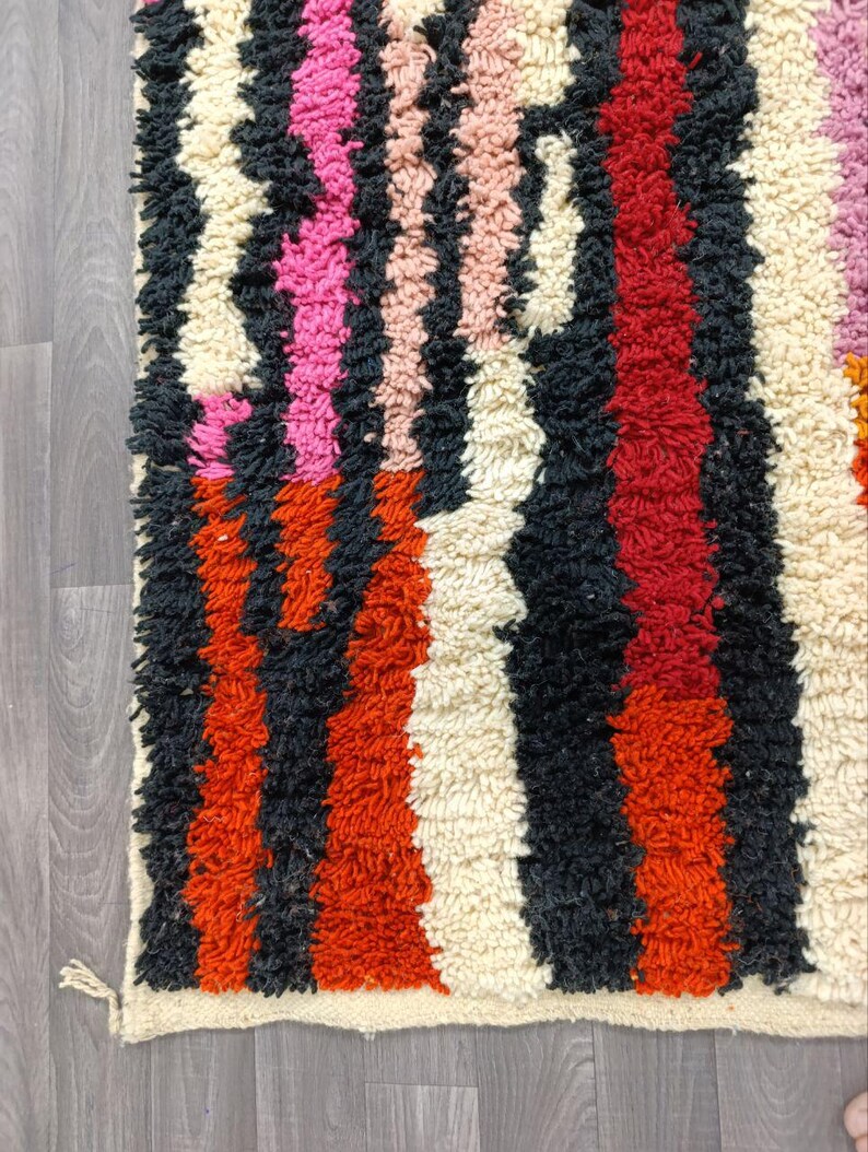 Tapis Traditionnel Marocain 250 × 150 cm – Pièce Unique Fait Main IZRI