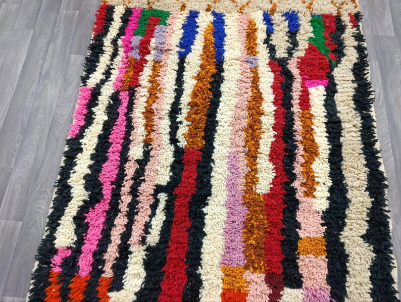 Tapis Traditionnel Marocain 250 × 150 cm – Pièce Unique Fait Main IZRI