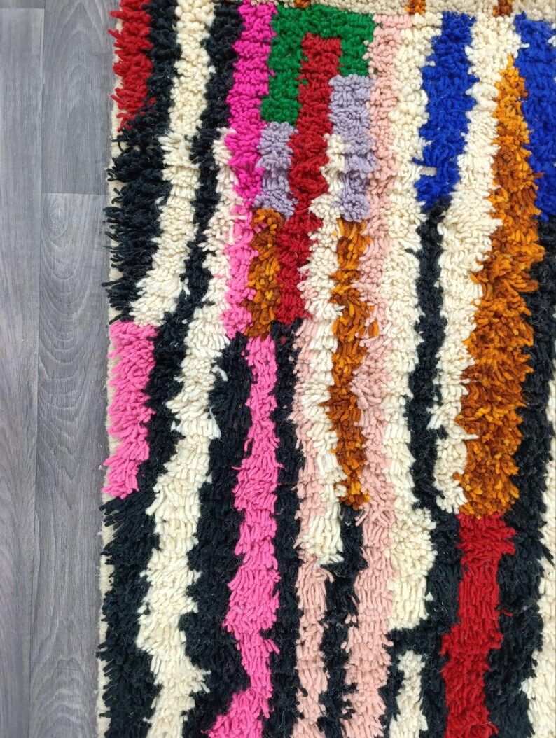 Tapis Traditionnel Marocain 250 × 150 cm – Pièce Unique Fait Main IZRI