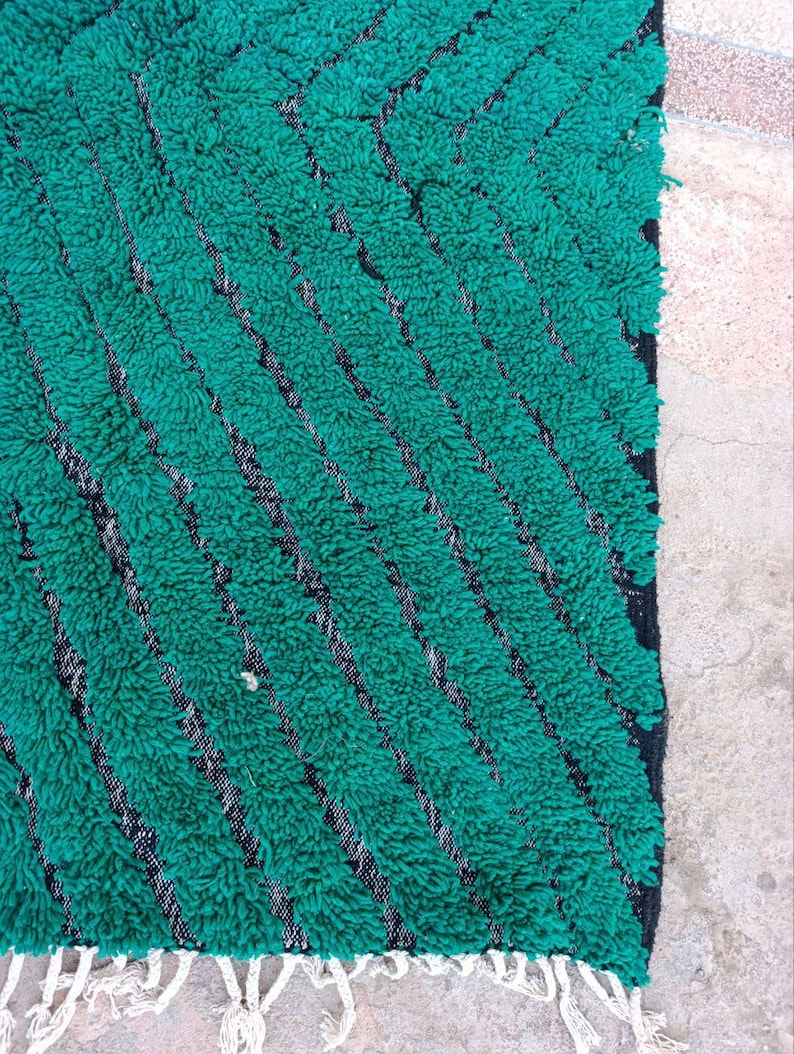 Tapis Traditionnel Marocain 250 × 150 cm – Pièce Unique Fait Main IZRI