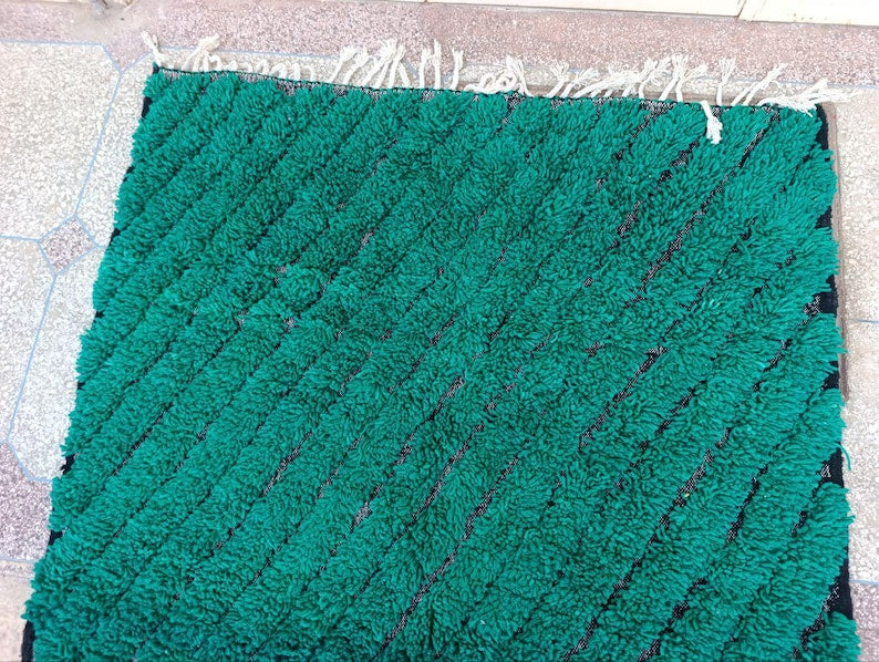 Tapis Traditionnel Marocain 250 × 150 cm – Pièce Unique Fait Main IZRI