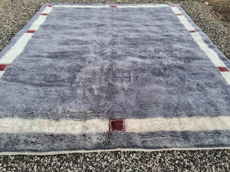 Tapis Marocain Traditionnel Fait Main 250 × 150 cm – Tissage Artisanal Authentique IZRI