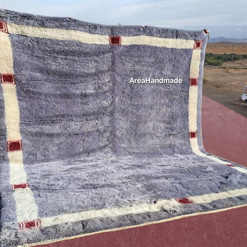 Tapis Marocain Traditionnel Fait Main 250 × 150 cm – Tissage Artisanal Authentique IZRI