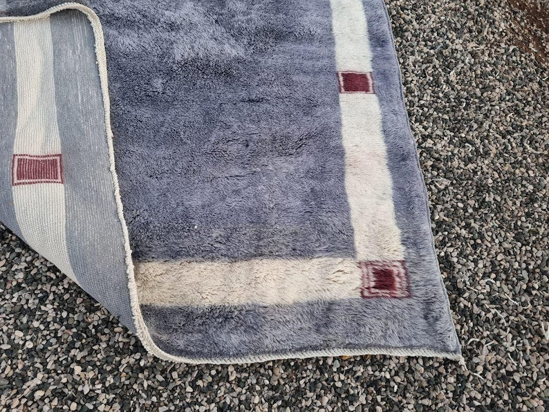 Tapis Marocain Traditionnel Fait Main 250 × 150 cm – Tissage Artisanal Authentique IZRI