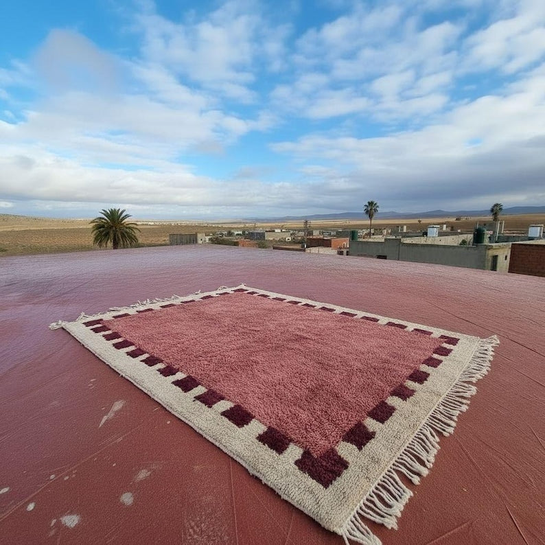 Tapis Marocain Artisanal 250 × 150 cm – Laine Tissée à la Main – Style Traditionnel IZRI