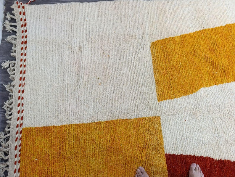 Grand Tapis Berbère Marocain Fait Main 250 × 150 cm – Artisanat Traditionnel IZRI