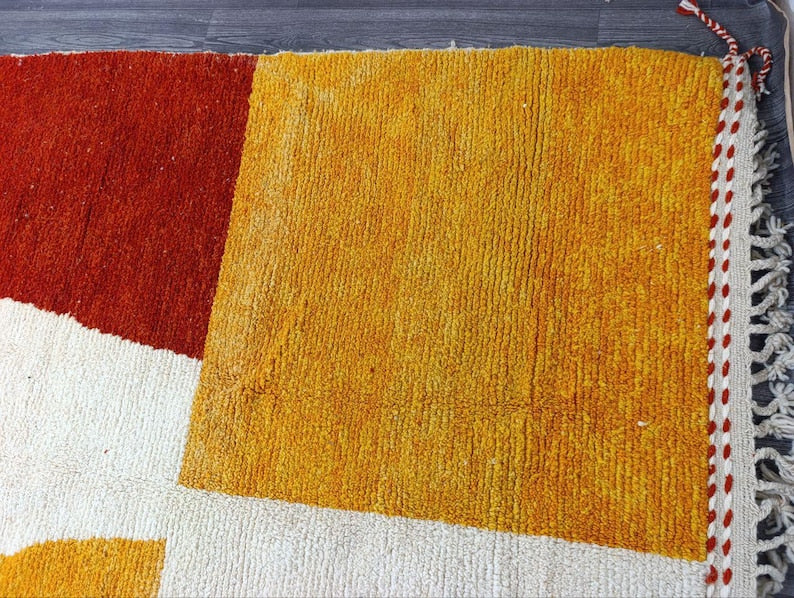 Grand Tapis Berbère Marocain Fait Main 250 × 150 cm – Artisanat Traditionnel IZRI