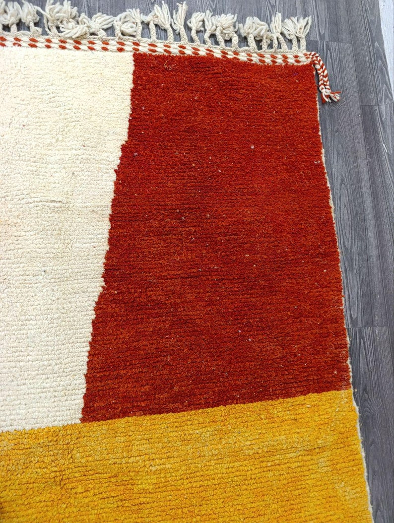 Grand Tapis Berbère Marocain Fait Main 250 × 150 cm – Artisanat Traditionnel IZRI