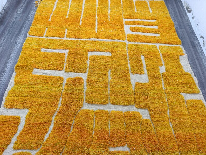 Tapis Marocain Traditionnel Fait Main 250 × 150 cm – Tissage Artisanal Authentique IZRI