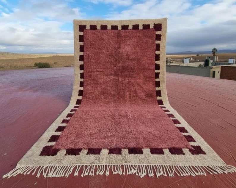 Tapis Marocain Traditionnel Fait Main 250 × 150 cm – Tissage Artisanal Authentique IZRI