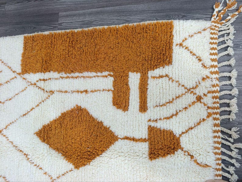 Grand Tapis Berbère Marocain Fait Main 250 × 150 cm – Artisanat Traditionnel IZRI