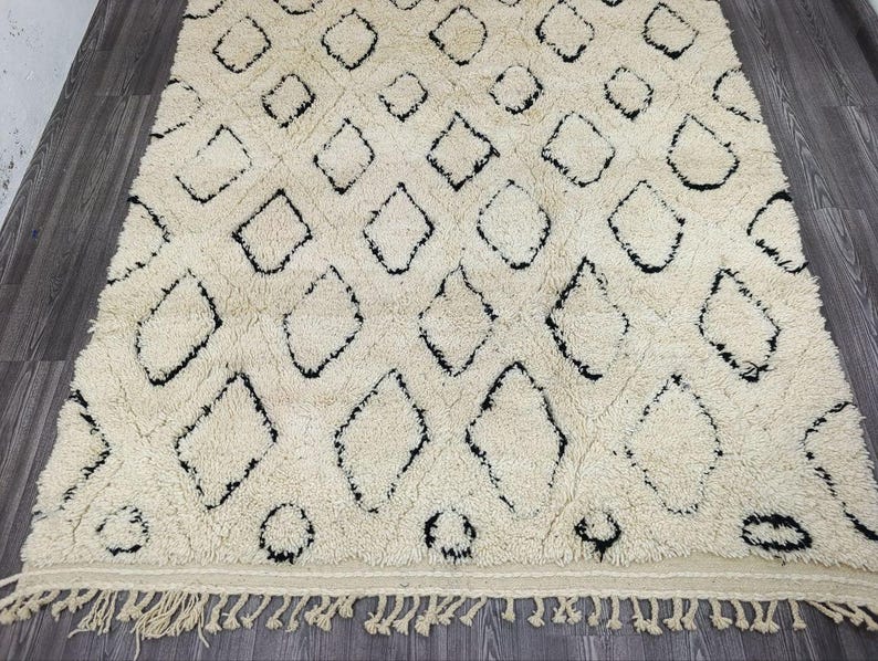 Grand Tapis Berbère Marocain Fait Main 250 × 150 cm – Artisanat Traditionnel IZRI