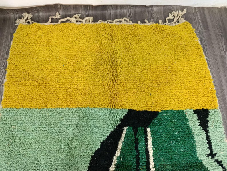 Grand Tapis Berbère Marocain Fait Main 250 × 150 cm – Artisanat Traditionnel IZRI