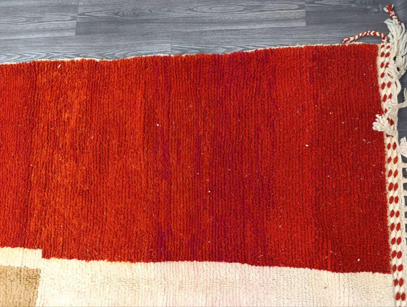 Tapis Berbère Fait Main 250 × 150 cm – Décoration Authentique du Maroc IZRI