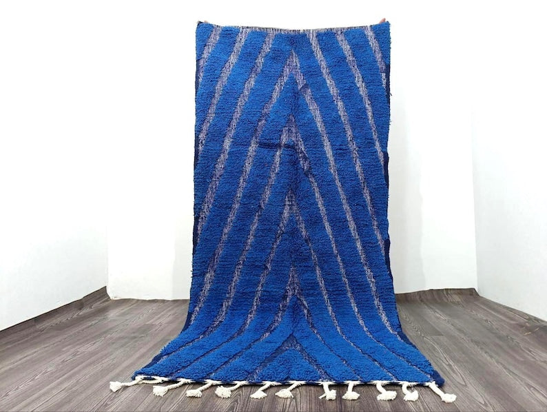 Tapis Berbère Fait Main 250 × 150 cm – Décoration Authentique du Maroc IZRI