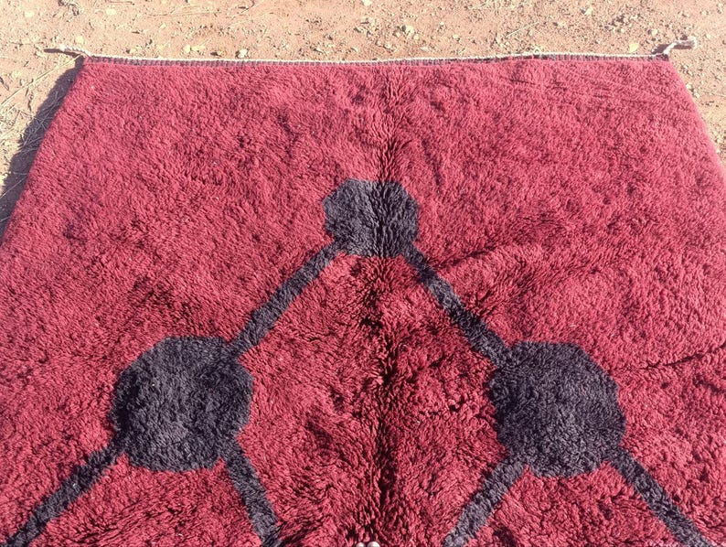 Tapis Marocain Traditionnel Fait Main 250 × 150 cm – Tissage Artisanal Authentique IZRI