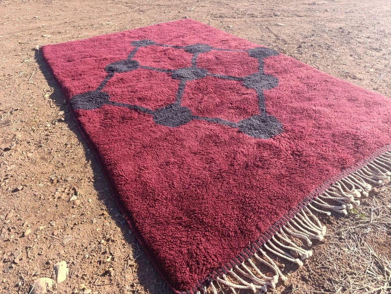Tapis Marocain Traditionnel Fait Main 250 × 150 cm – Tissage Artisanal Authentique IZRI