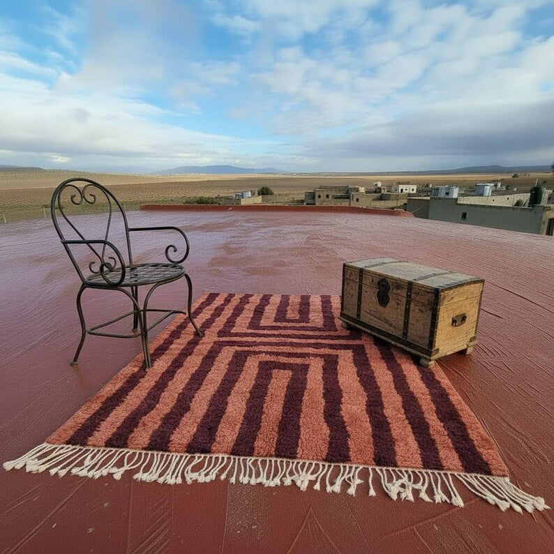 Tapis Marocain Traditionnel Fait Main 250 × 150 cm – Tissage Artisanal Authentique IZRI