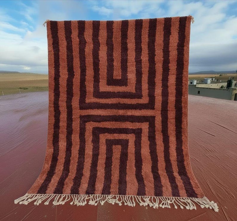Tapis Marocain Traditionnel Fait Main 250 × 150 cm – Tissage Artisanal Authentique IZRI