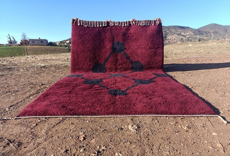 Tapis Marocain Traditionnel Fait Main 250 × 150 cm – Tissage Artisanal Authentique IZRI