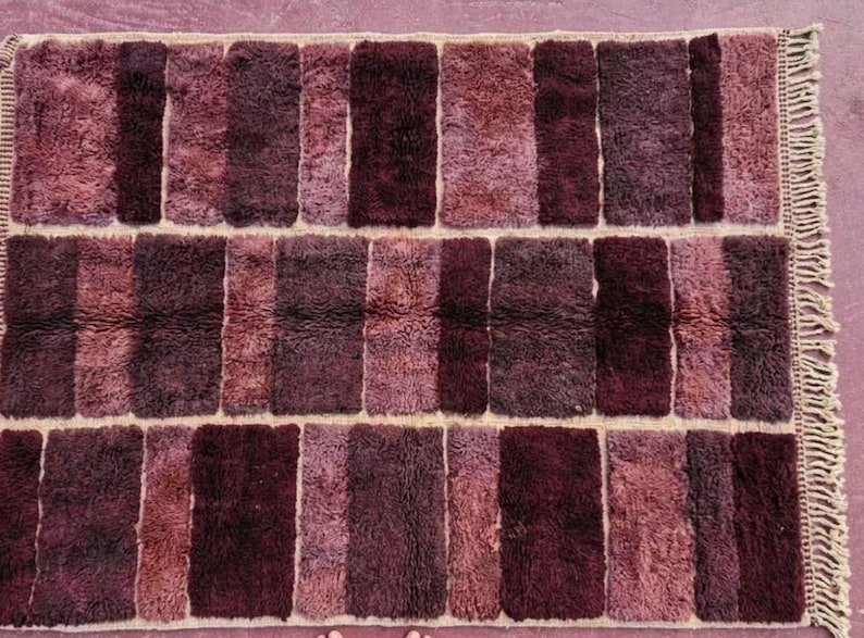 Tapis Marocain Artisanal 250 × 150 cm – Laine Tissée à la Main – Style Traditionnel IZRI