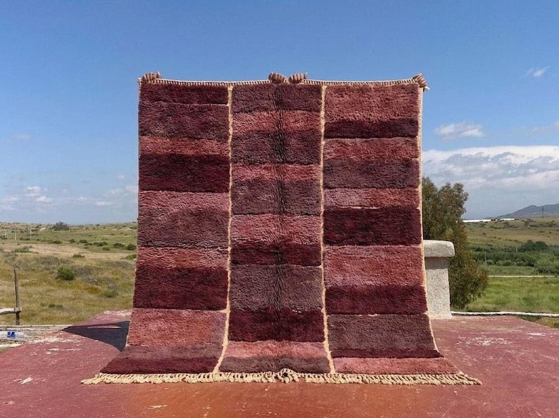 Tapis Marocain Artisanal 250 × 150 cm – Laine Tissée à la Main – Style Traditionnel IZRI