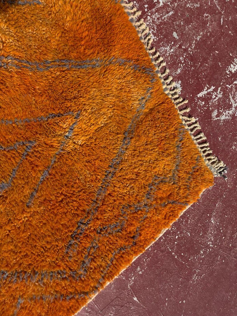Tapis Marocain Artisanal 250 × 150 cm – Laine Tissée à la Main – Style Traditionnel IZRI
