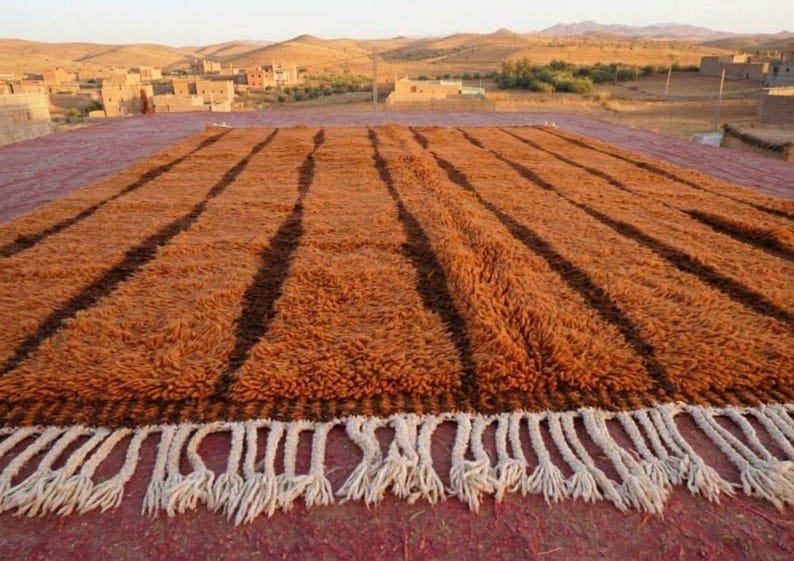 Grand Tapis Berbère Marocain Fait Main 250 × 150 cm – Artisanat Traditionnel IZRI