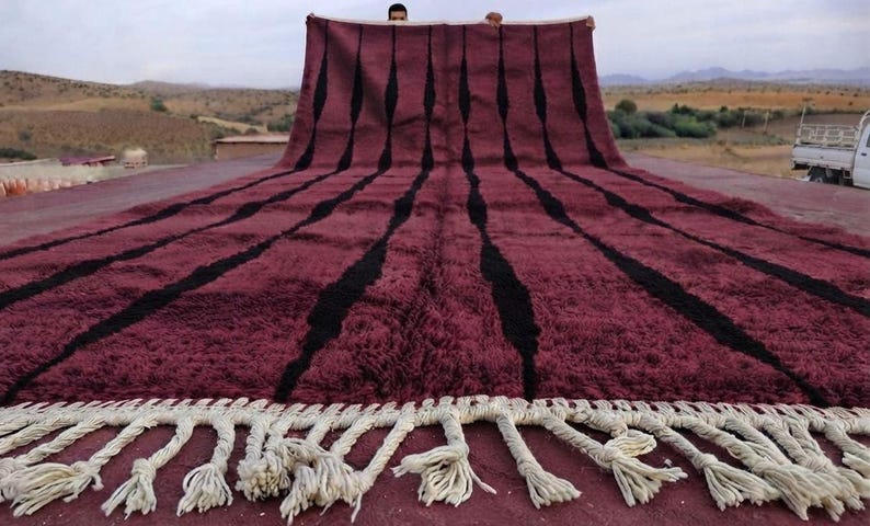 Tapis Berbère Fait Main 250 × 150 cm – Décoration Authentique du Maroc IZRI