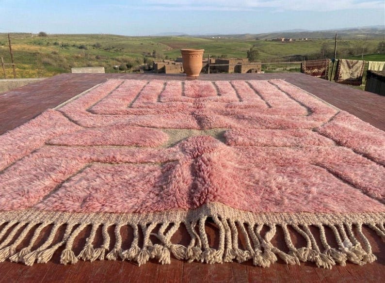 Tapis Berbère Fait Main300 × 200cm – Décoration Authentique du Maroc IZRI