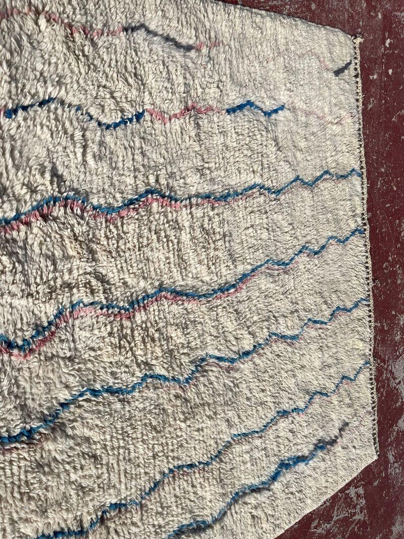 Tapis Marocain Traditionnel Fait Main 250 × 150 cm – Tissage Artisanal Authentique IZRI