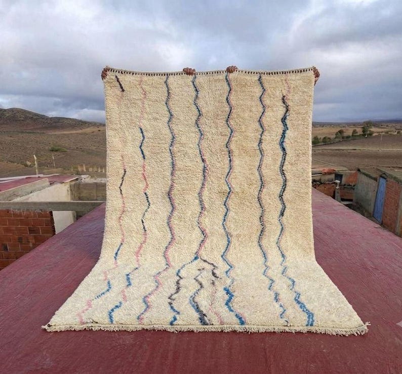 Tapis Marocain Traditionnel Fait Main 250 × 150 cm – Tissage Artisanal Authentique IZRI