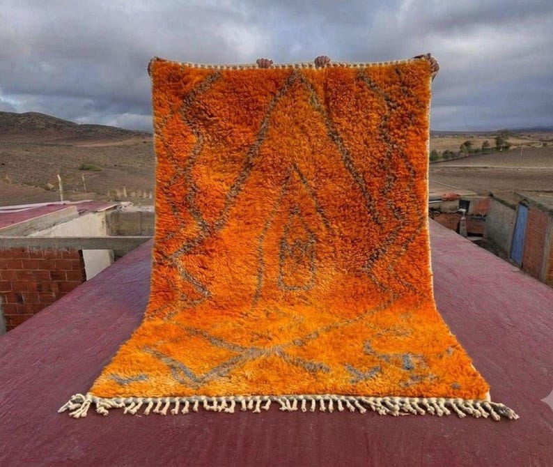 Tapis Marocain Artisanal 250 × 150 cm – Laine Tissée à la Main – Style Traditionnel IZRI