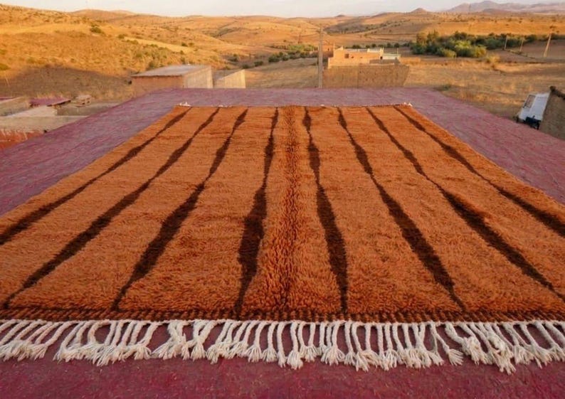 Grand Tapis Berbère Marocain Fait Main 250 × 150 cm – Artisanat Traditionnel IZRI