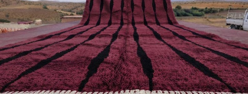 Tapis Berbère Fait Main 250 × 150 cm – Décoration Authentique du Maroc IZRI