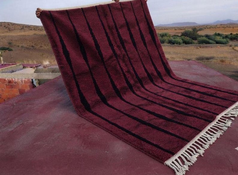 Tapis Berbère Fait Main 250 × 150 cm – Décoration Authentique du Maroc IZRI