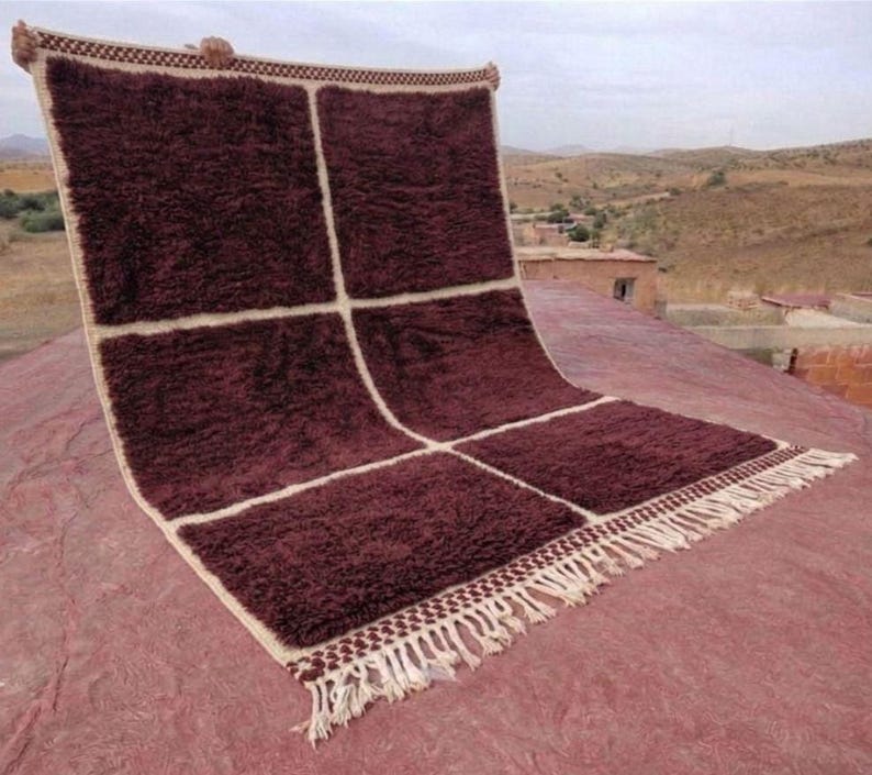 Tapis Marocain Artisanal 250 × 150 cm – Laine Tissée à la Main – Style Traditionnel IZRI